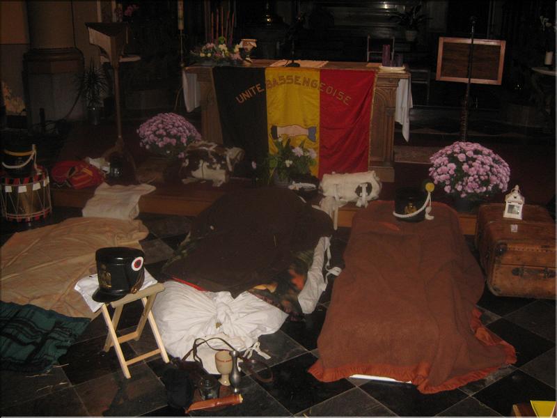 Le bivouac dans l'glise de Bassenge photo copyright 2013 Yves Moerman