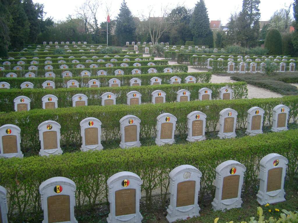 Le cimetire / Begraafplaats Eppegem - photo / foto Yves Moerman.