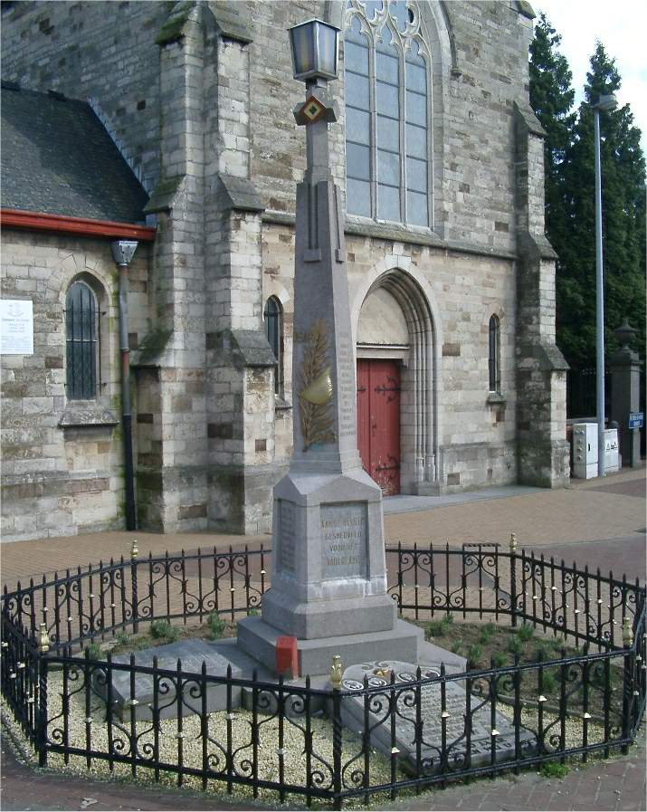Monument 1914-1918 van Eppegem - foto Yves Moerman. Monument commmoratif 1914-1918 d'Eppegem - photo Yves Moerman. 