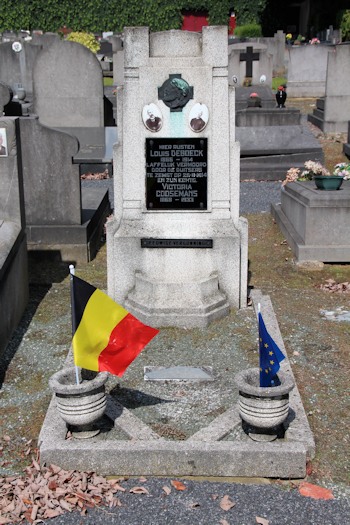  Photo en 2014 de la tombe de Joannes et Frans Van Dam au cimetire de Zemst- copyright Yves Moerman.