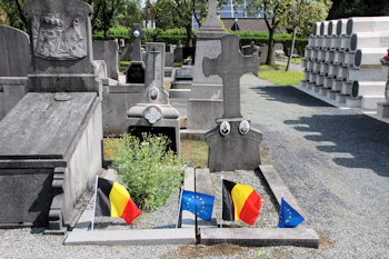 Photo en 2014 de la tombe de Louis De Boeck au cimetire de Zemst- copyright Yves Moerman.