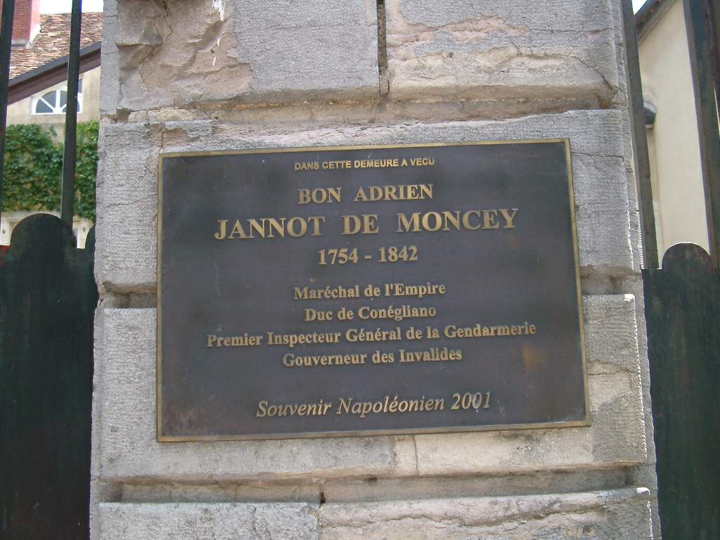 Plaque sur le chteau du marchal Moncey photo Copyright Yves Moerman 